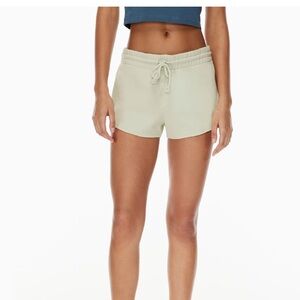 Aritzia TNA Cozy Boyfriend Dolphin 2” Short